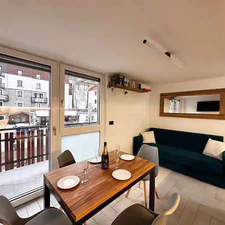 Daire Cozy Town Centre, 2bth And Garage Cervinia