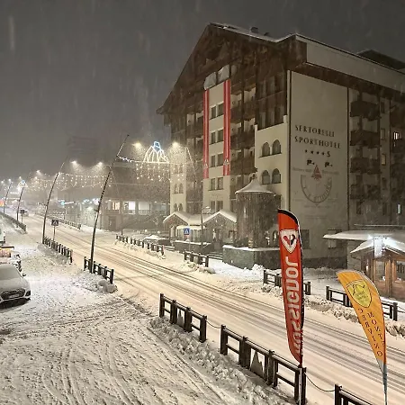 Cozy Town Centre, 2bth And Garage Cervinia Lägenhet
