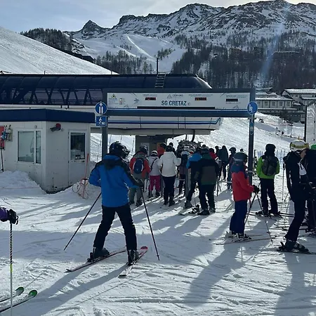 Cozy Town Centre, 2bth And Garage Cervinia Daire *